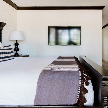 Hillside Boutique Hotel Castroville Ngoại thất bức ảnh