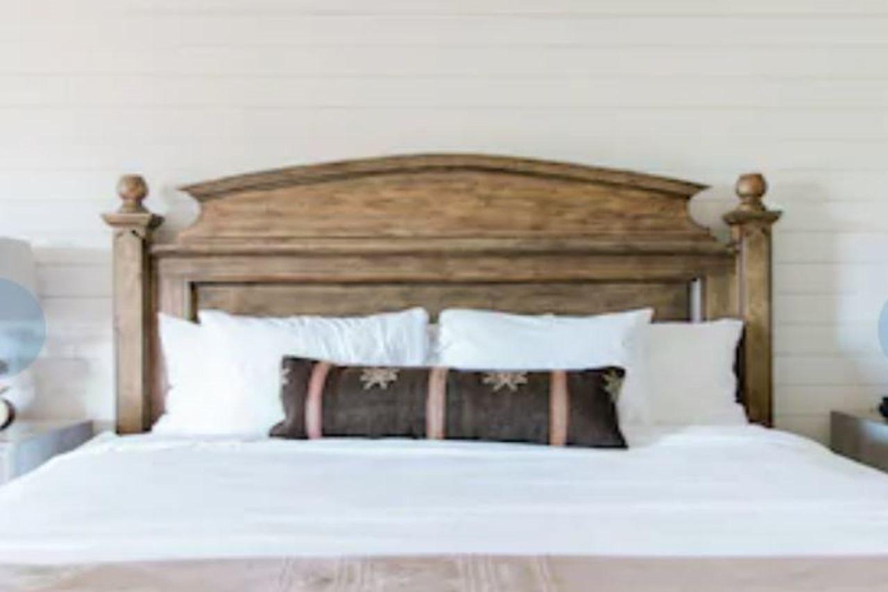Hillside Boutique Hotel Castroville Ngoại thất bức ảnh