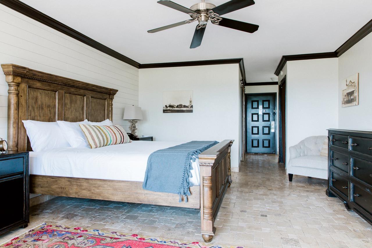 Hillside Boutique Hotel Castroville Ngoại thất bức ảnh