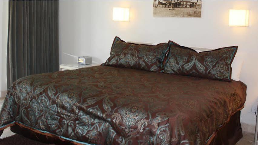 Hillside Boutique Hotel Castroville Ngoại thất bức ảnh